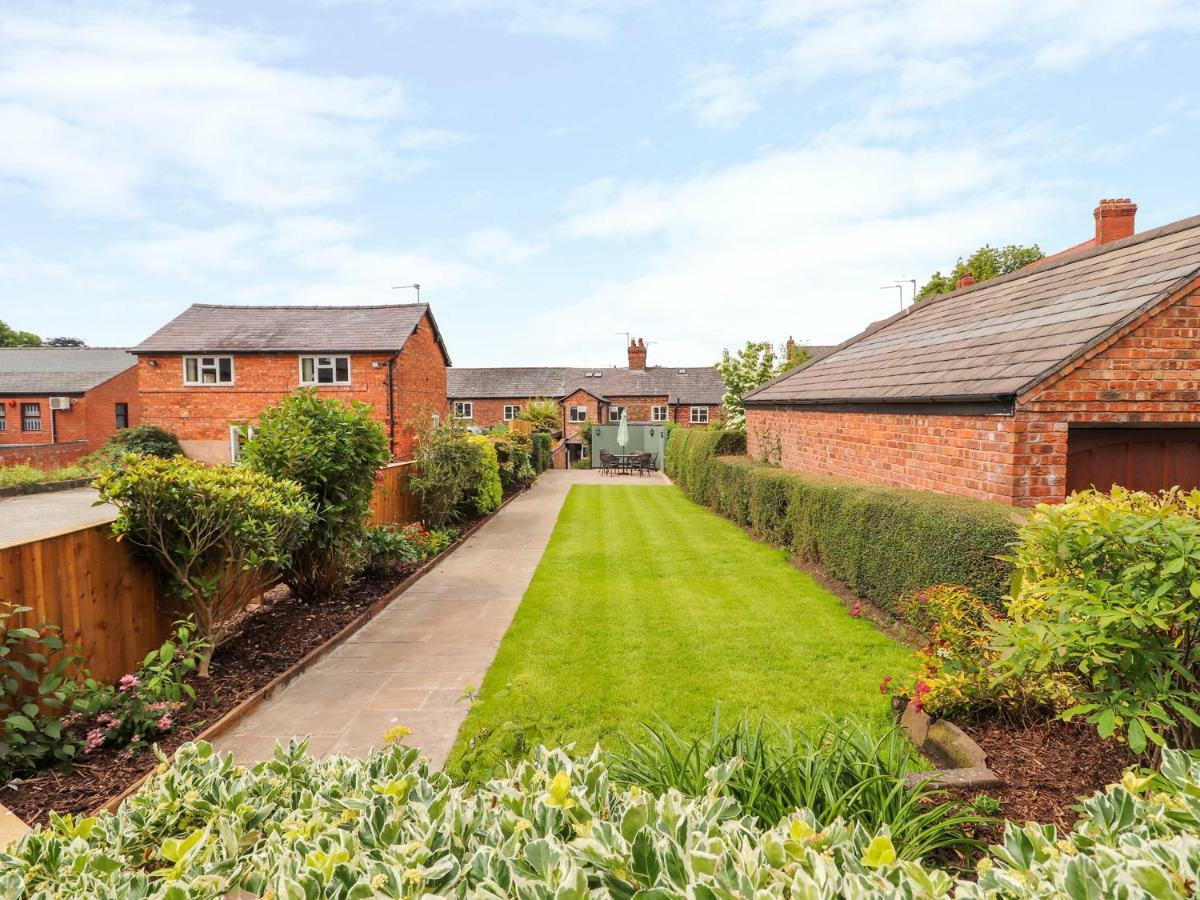 Villa Peckers Retreat Tarporley Exterior foto